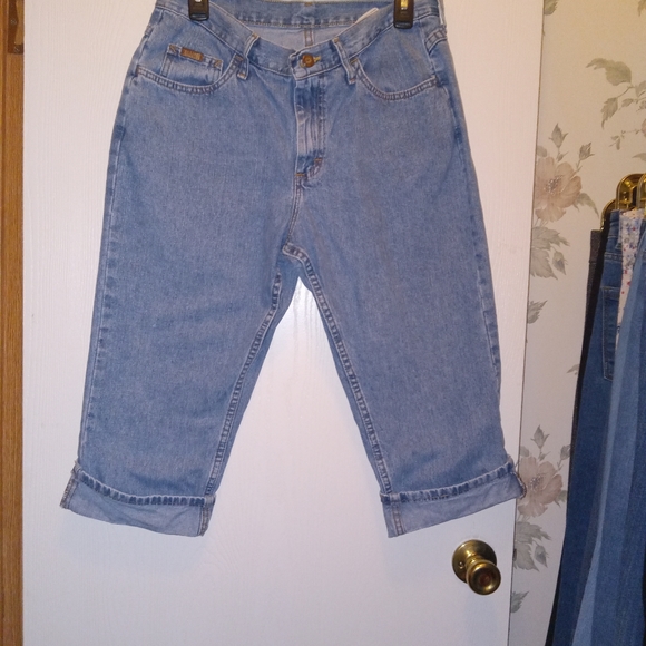 Capri pants - Picture 2 of 2